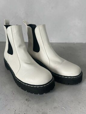 Chelsea LeatherPlatform ankle Boots NWOT